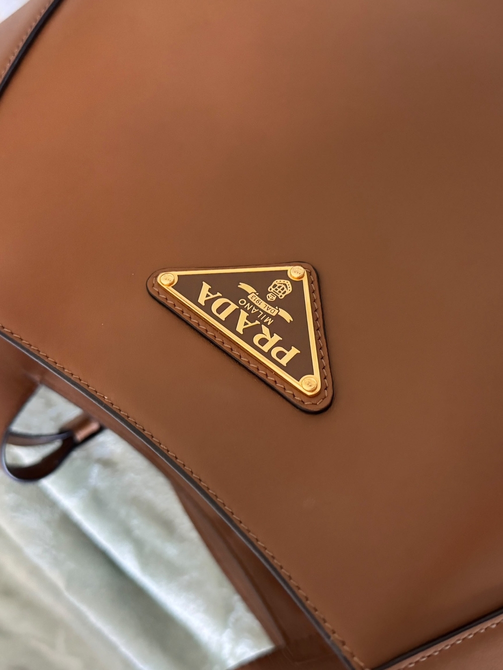 Prada Tan Leather Shoulder Bag with Gold Logo - Picture 5 of 6